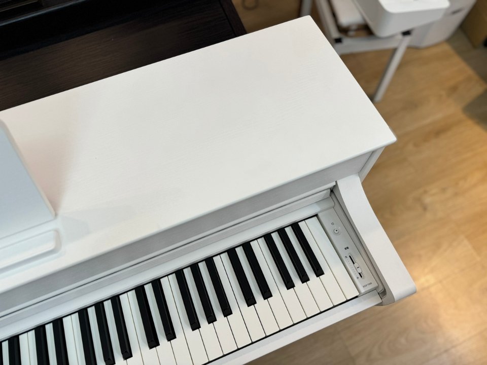 YAMAHA SCLP-7350 WH - Ảnh thực tế 8